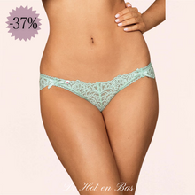 Charger l'image dans la galerie, La culotte en dentelle Mélisande est à prix soldé.