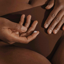 Charger l'image dans la galerie, Le baume clitoridien de la gamme Slow Sex est puissant pour vos orgasmes.