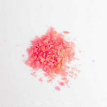 Charger l'image dans la galerie, Les Popping Candies contiennent des bulles de CO2 microscopiques piégées dans les bonbons.