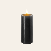 Charger l'image dans la galerie, Venez découvrir notre bougie SM noire pour une soirée torride avec votre partenaire.