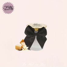 Charger l'image dans la galerie, Cette petite bougie de massage élégante au meilleur prix soldé.