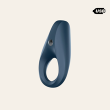 Charger l'image dans la galerie, Grâce à sa finition étanche (IPX7), le Rocket Ring vous accompagnera, toi et ta partenaire, dans vos jeux amoureux sous la douche ou dans la baignoire.