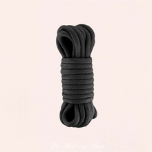 Charger l'image dans la galerie, La marque Sweet Caress vous propose cette corde de bondage shibari pour couples en deux tailles différentes 5 et 10 mètres.