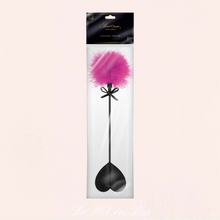 Charger l'image dans la galerie, La cravache est envoyé dans sont emballage d'origine en plastique de la marque Sweet Caress.