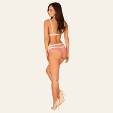 Charger l'image dans la galerie, Notre ensemble coquin en dentelle fine et transparente dispose d'un soutien-gorge triangle souple qui se ferme au niveau du dos avec deux agrafes.
