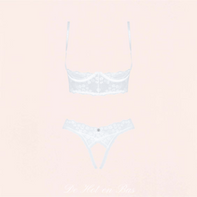 Charger l'image dans la galerie, Le soutien-gorge effet semi bustier en dentelle floral blanc dispose d'une armature confortable pour mettre en valeur votre poitrine comme il faut.