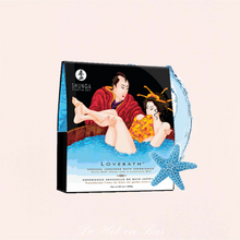 Charger l'image dans la galerie, Dans cet article vous retrouverez deux sachets ; le premier sachet transformera votre eau du bain en gelée parfumée pour un moment de douceur.