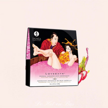 Charger l'image dans la galerie, La gelée pour bain parfumée fruit du dragon est une expérience sensuelle idéal à faire avec votre partenaire.