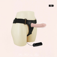 Charger l'image dans la galerie, Vente gode ceinture vibrant et creux avec harnais noir réglable confortable pour femme et homme, disponible sur notre loveshop De Hot en Bas à petit prix.