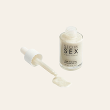 Charger l'image dans la galerie, Notre huile brillante est composé d'une huile sèche naturel et des paillettes de haute qualité, disponible sur notre site en ligne www.dehotenbas.com