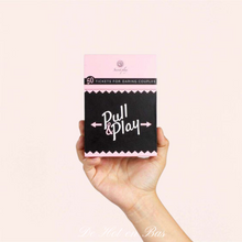 Charger l'image dans la galerie, Le petit coffret Pull and Play de la marque Secret Play est facile à emporter partout avec vous.