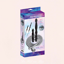 Charger l'image dans la galerie, Découvrez l'emballage de votre kit de lavement intime en carton de la marque Showerplay.