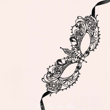 Charger l'image dans la galerie, Le loup souple brodé noir de la marque Maskarade est disponible au meilleur prix sur notre loveshop en ligne De Hot en Bas.