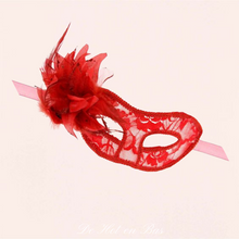Charger l'image dans la galerie, Le masque en dentelle rouge La Traviata de la marque Maskarade est l'accessoire parfait pour vos tenues coquines et votre lingerie en dentelle fine.