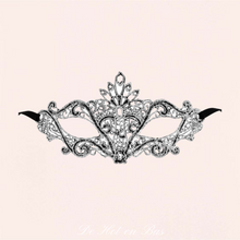 Charger l'image dans la galerie, Un joli loup argenté brillant pour un look magique.