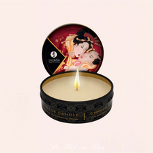Charger l'image dans la galerie, A base d'huiles 100% naturelles, la mini bougie de massage Shunga procure une sensation tiède au toucher et laisse la peau douce et soyeuse.
