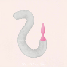 Charger l'image dans la galerie, Plug très coquin de couleur rose et d'une queue de chat très douce en fourrure de couleur blanche pour initiation au plaisir anal.