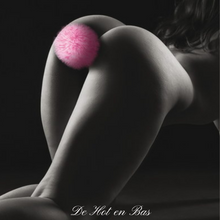 Charger l'image dans la galerie, Sweet Caress est une marque de sextoy chic et élégant pour femme et homme.