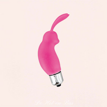 Charger l'image dans la galerie, Le mini stimulateur Rabbit de couleur rose vous caressera votre clitoris avec ses deux grandes oreilles.