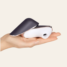 Charger l'image dans la galerie, Le stimulateur Pro Traveler de la marque Satisfyer est puissant pour vos moments intimes solo à petit prix.