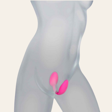 Charger l'image dans la galerie, Doté de 2 moteurs contrôlables séparément ou simultanément et de 5 modes de vibration, Wonderlove, cet œuf vibrant et stimulateur clitoridien, a été élaboré afin de s'adapter parfaitement à l'anatomie féminine et procurer ainsi à la femme une stimulation du Point G en plus d'une stimulation clitoridienne, le tout simultanément.