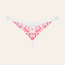 Charger l'image dans la galerie, La forme de string en dentelle rose et blanche est échancré sur les fesses pour une mise en avant de vos courbes.