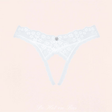 Charger l'image dans la galerie, Le string Heavenlly fabriqué en dentelle fine et douce à motif floral est parfait pour offrir à votre amoureuse.