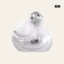Charger l'image dans la galerie, Direction Paris la ville de l'Amour et du Plaisir ! Magnifique or, argent scintillant, noir chic et rose classique, la collection Paris I Rub My Duckie 2.0.