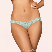 Charger l'image dans la galerie, Culotte Mélisande porté par notre mannequin en taille S/M de la marque Obsessive.