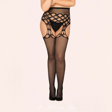 Charger l'image dans la galerie, La mode a remis au goût du jour le bas sexy accompagné d'un porte jarretelles. Alors pourquoi ne pas céder à la tentation.