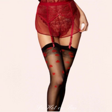 Charger l'image dans la galerie, Achat paire de jolie bas noire de la collection Alice en voile fin 20 deniers avec petits cœurs au niveau de la jarretière pour un romantisme total.