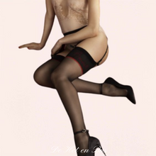 Charger l'image dans la galerie, Bas voile noir 20 deniers fin mais résistant à vos journées et soirées pour une longue durée de vie de vos bas de la marque Fiore.