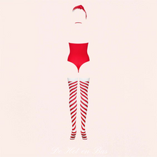 Charger l'image dans la galerie, Une paire de bas coquine rouge et blanc rayé pour émoustiller votre partenaire dans ce déguisement coquin Kissmas.