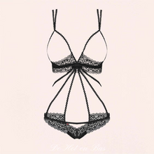 Charger l'image dans la galerie, Le body de la collection Victoria noir est ouvert pour un style très érotique.