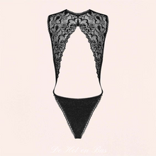 Charger l'image dans la galerie, Cette saison, peu importe le style choisi, on marquera tous les points fashion en adoptant le body noir. Associez-le à une jupe de la même couleur et des talons hauts pour vous démarquer du reste à votre prochaine soirée, ou optez pour un modèle dos nu avec un jean skinny et une pochette oversize si vous n'avez pas froid aux yeux.