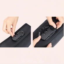 Charger l'image dans la galerie, En y stockant vos sextoys, vous leur assurez un bon entretien grâce à une meilleure protection, pour une hygiène irréprochable, une utilisation optimale et un rallongement de leur durée de vie !