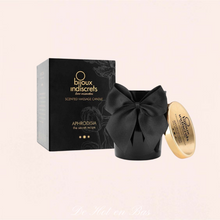 Charger l'image dans la galerie, Vous pouvez allumer cette jolie bougie parfumée et attendre que la cire se consume pour renverser l'huile de massage sur le corps de votre partenaire