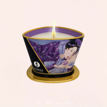 Charger l'image dans la galerie, La bougie parfumé fruits exotiques de la collection Shunga créer une huile de massage pour des moments intimes avec votre amoureux.