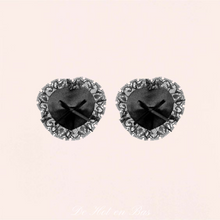 Charger l'image dans la galerie, Cache seins Laetitia de la marque Obsessive en tissu et dentelle noire.