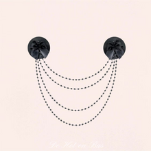 Charger l'image dans la galerie, Magnifique cache-seins avec plusieurs colliers de perles noires reliés pour un effet très sexy.