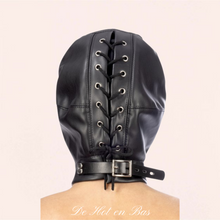 Charger l'image dans la galerie, La cagoule fétichiste premium se ferme avec les lacets et une ceinture qui se ferme au niveau du cou.