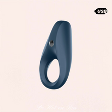 Charger l'image dans la galerie, Grâce à sa finition étanche (IPX7), le Rocket Ring vous accompagnera, toi et ta partenaire, dans vos jeux amoureux sous la douche ou dans la baignoire.