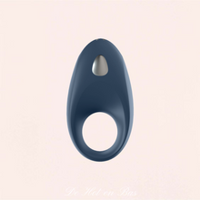 Charger l'image dans la galerie, Agréable et flexible, notre anneau pénien s'adapte à toutes les tailles et entoure votre pénis créant un effet de stase sanguine pour un plaisir prolongé et une plus grande endurance sensuelle.