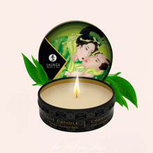 Charger l'image dans la galerie, Une mini bougie de massage aux doux parfums, pour une ambiance zen et érotique.