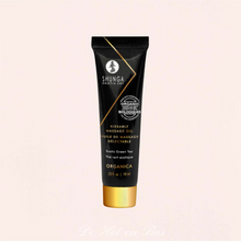 Charger l'image dans la galerie, Le coffret Secret de Geisha parfum vin pétillant à la fraise dispose d'une huile de massage délectable pour des massage onctueux.