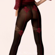 Charger l'image dans la galerie, Collant avec motif fantaisie de couleur bordeaux rouge et beige pour femme disponible en deux tailles différentes.