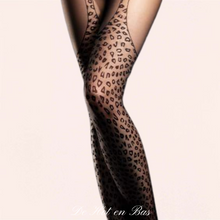 Charger l'image dans la galerie, Vente collant pour femme à motif sauvage léopard imitant un porte-jarretelles pour vous rendre totalement irrésistible.
