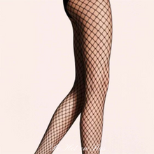 Charger l'image dans la galerie, Collant en vente sur notre boutique en ligne De Hot en Bas en large résille noire souple et élastique pour femme.