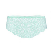Charger l'image dans la galerie, Mélisande est la culotte en dentelle érotique pour séduire votre amoureux
