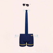 Charger l'image dans la galerie, Inserts en tissu doré, un élément charmant d'une tenue d'équipage sexy.